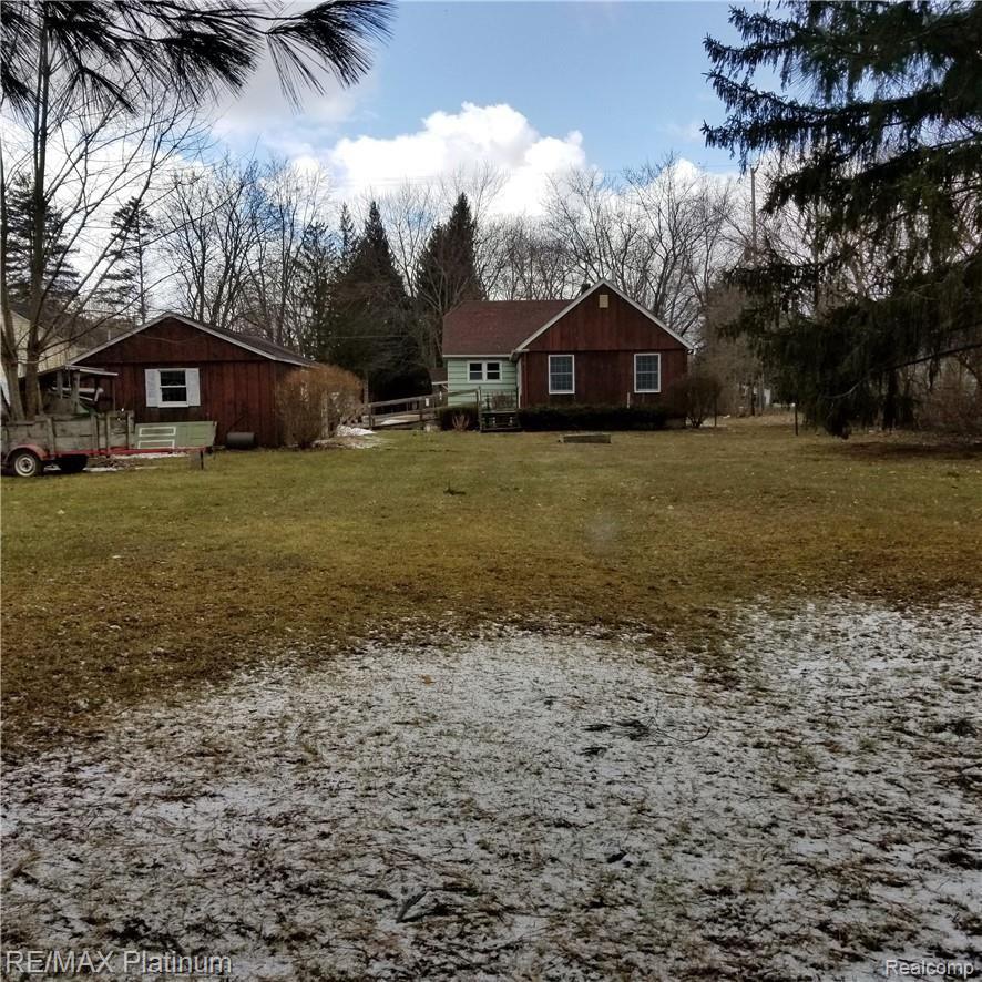 2364 North Linden Road Flint, MI 48504 - Photo 6 of 34 20190316_140042.jpg