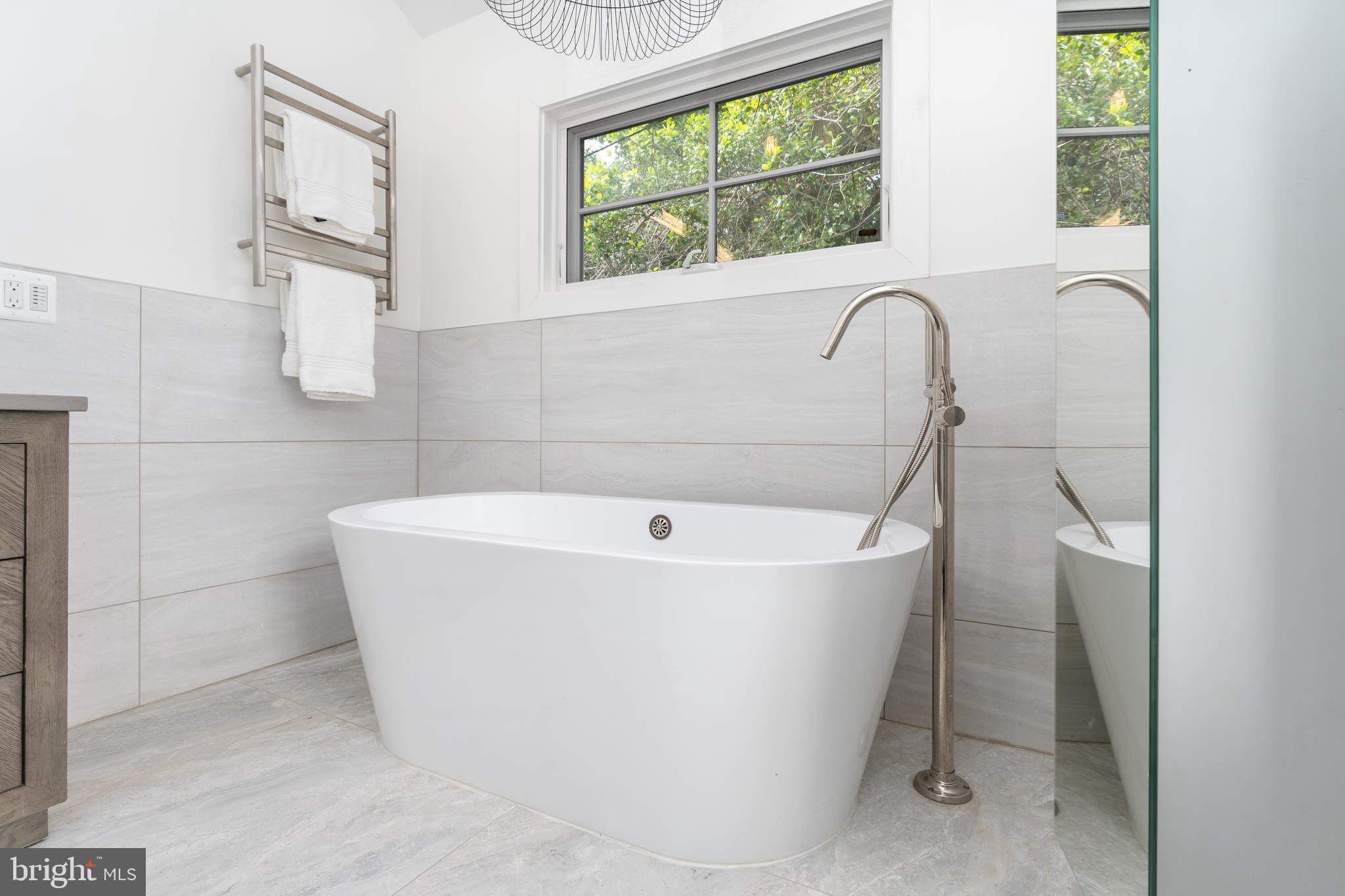 4447 Ellicott Street Northwest Washington, DC 20016 - Photo 26 of 61