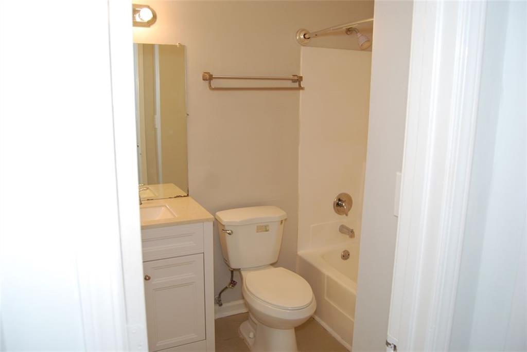 1166 Booth Road Southwest, Unit 903 Marietta, GA 30008 - Photo 9 of 15