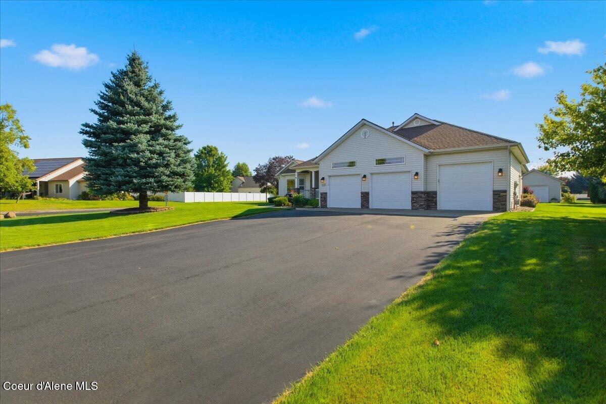 2924 North Distant Star Road Post Falls, ID 83854 - Photo 10 of 64 10-Front of home