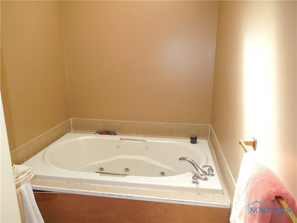 2530 Gradwohl Road Toledo, OH 43617 - Photo 23 of 35 Gallery Image 23