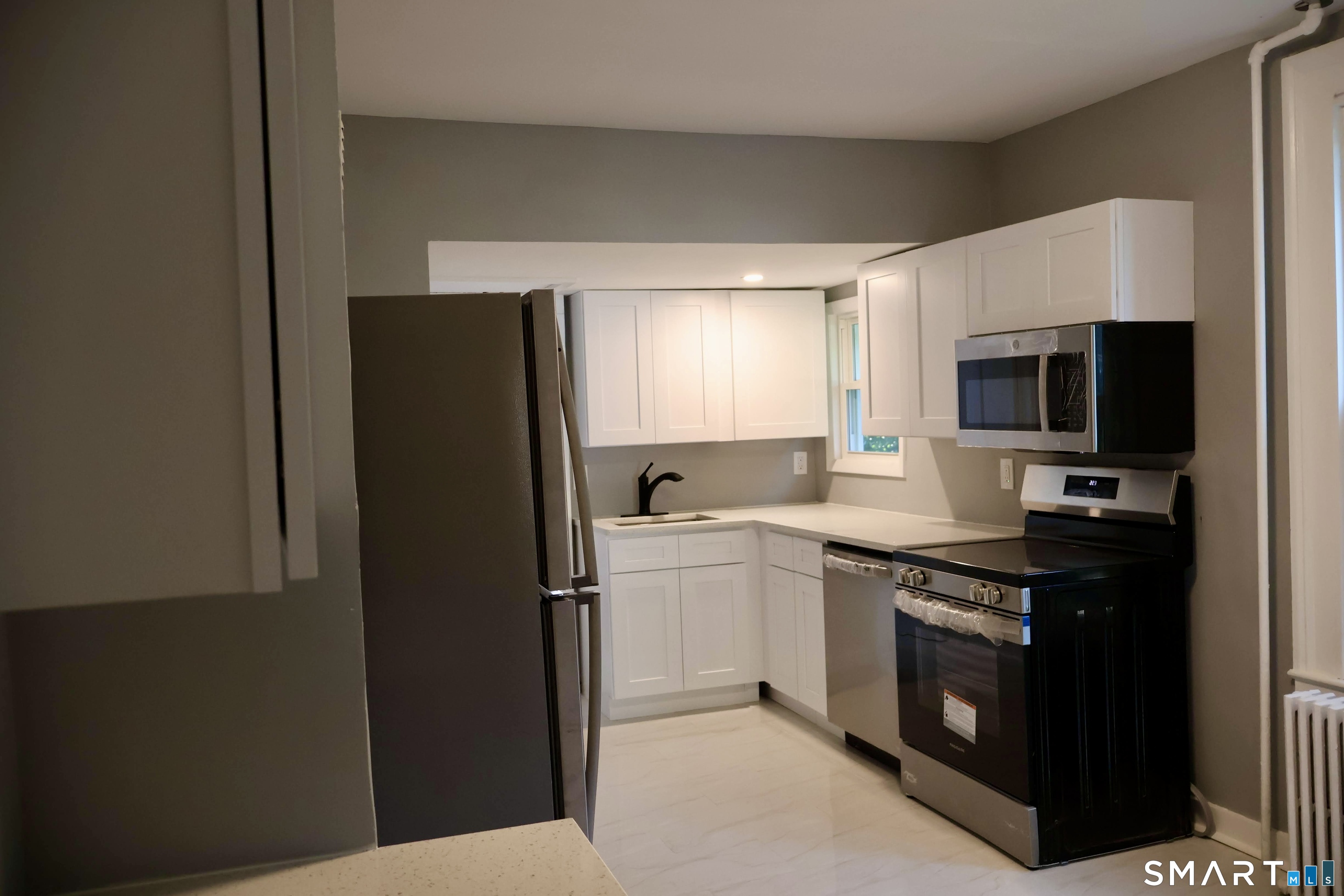 156 Union Street, Unit 1 Manchester, CT 06042 - Photo 3 of 15