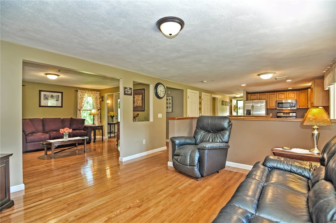 527 Douglas Hook Road Glocester, RI 02814 - Photo 17 of 40