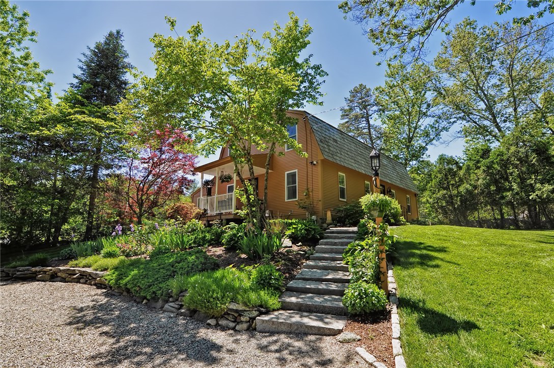 527 Douglas Hook Road Glocester, RI 02814 - Photo 10 of 40