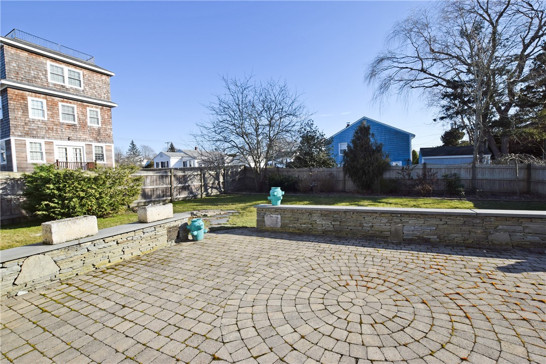 135 Reservoir Road Middletown, RI 02842 - Photo 23 of 26