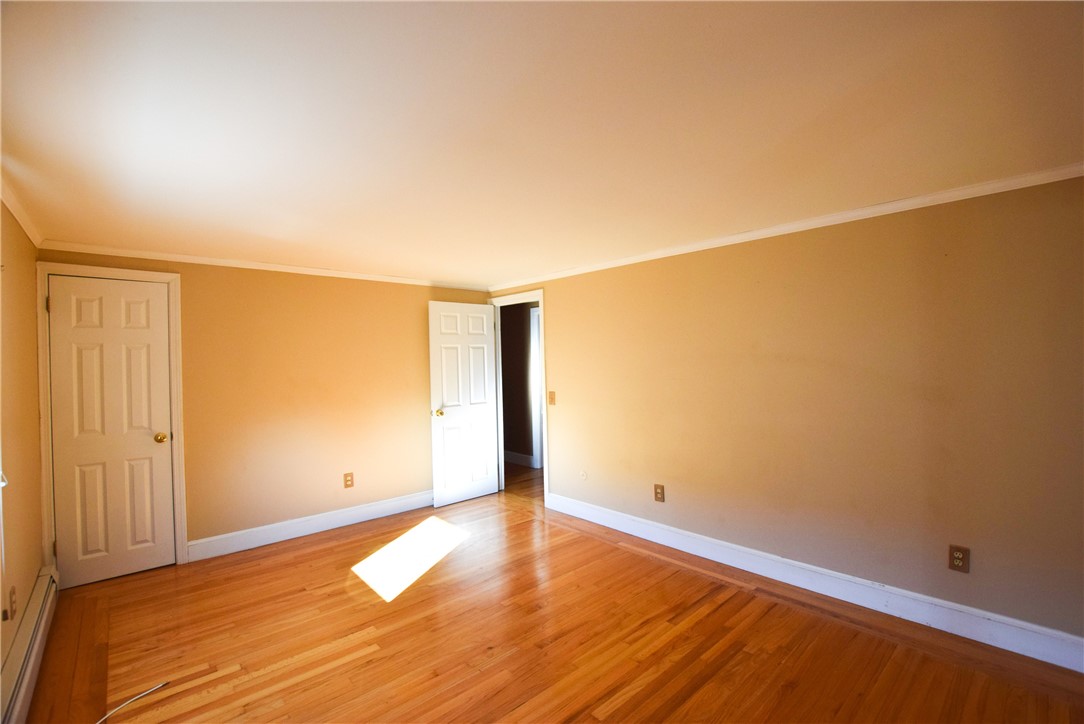 135 Reservoir Road Middletown, RI 02842 - Photo 6 of 26 Main Level