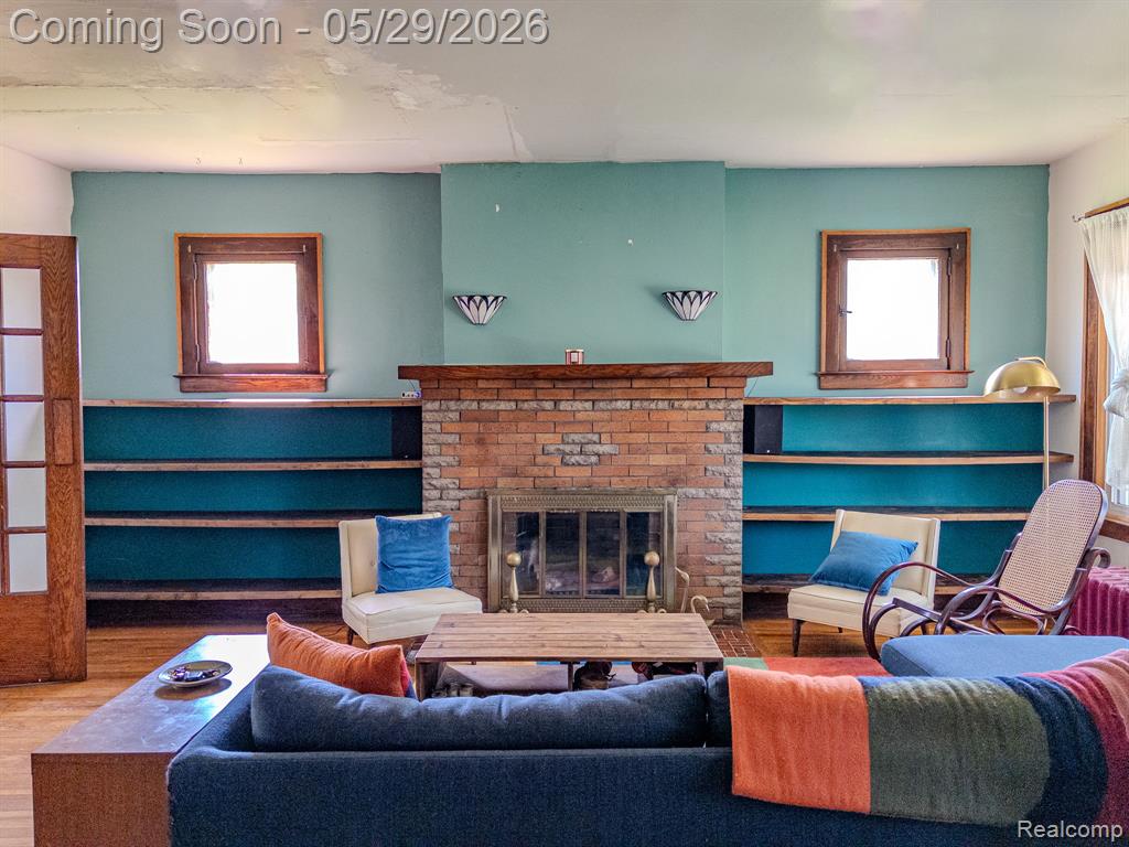 3010 Fischer Street Detroit, MI 48214 - Photo 4 of 36