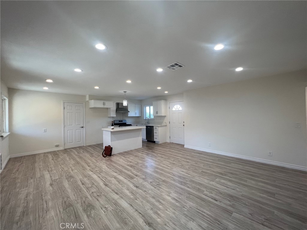 2228 Ridgeview Terrace Corona, CA 92882 - Photo 4 of 12 a view of kitchen and windows