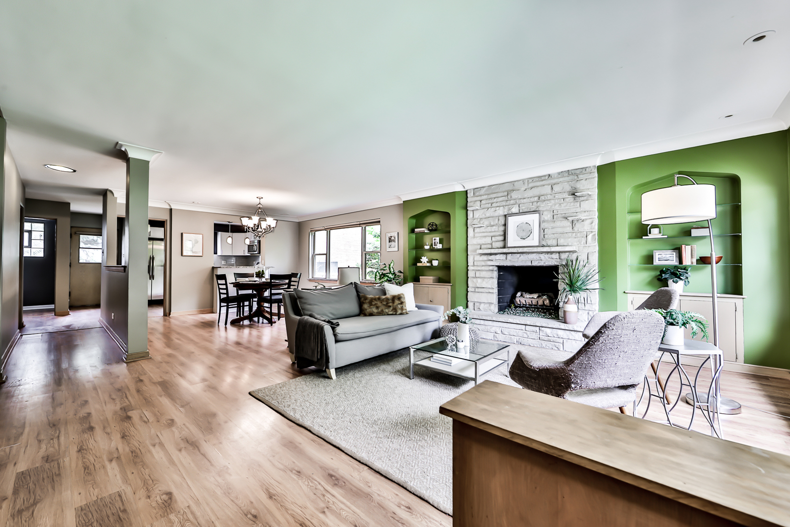 375 Longcommon Road Riverside, IL 60546 - Photo 4 of 38