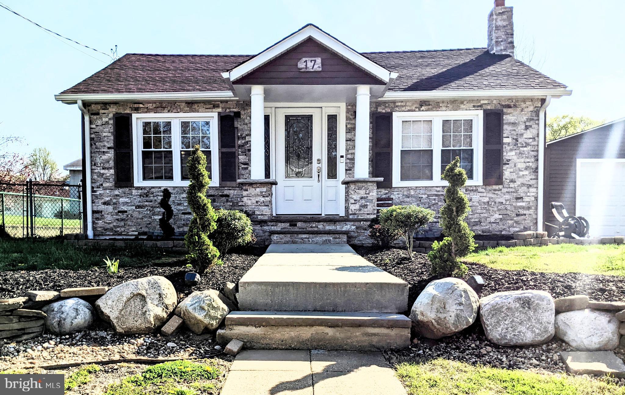 17 Nottingham Road Pennsville, NJ 08070 - Photo 3 of 26