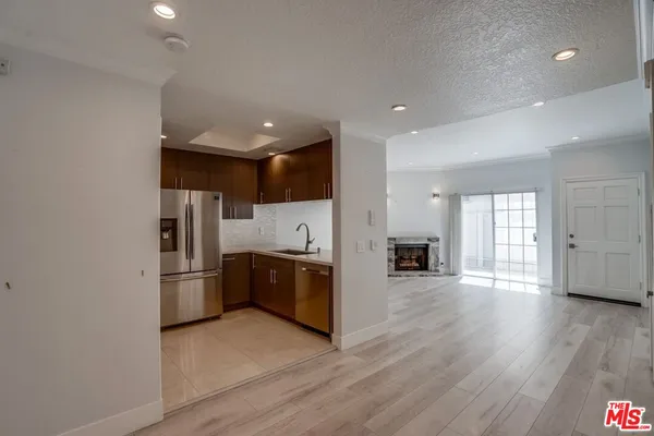 $3,200 | 1034 South Shenandoah Street, Unit 2, Los Angeles, CA 90035