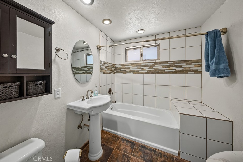 8929 Central Road Apple Valley, CA 92308 - Photo 20 of 43 Hallway bathroom