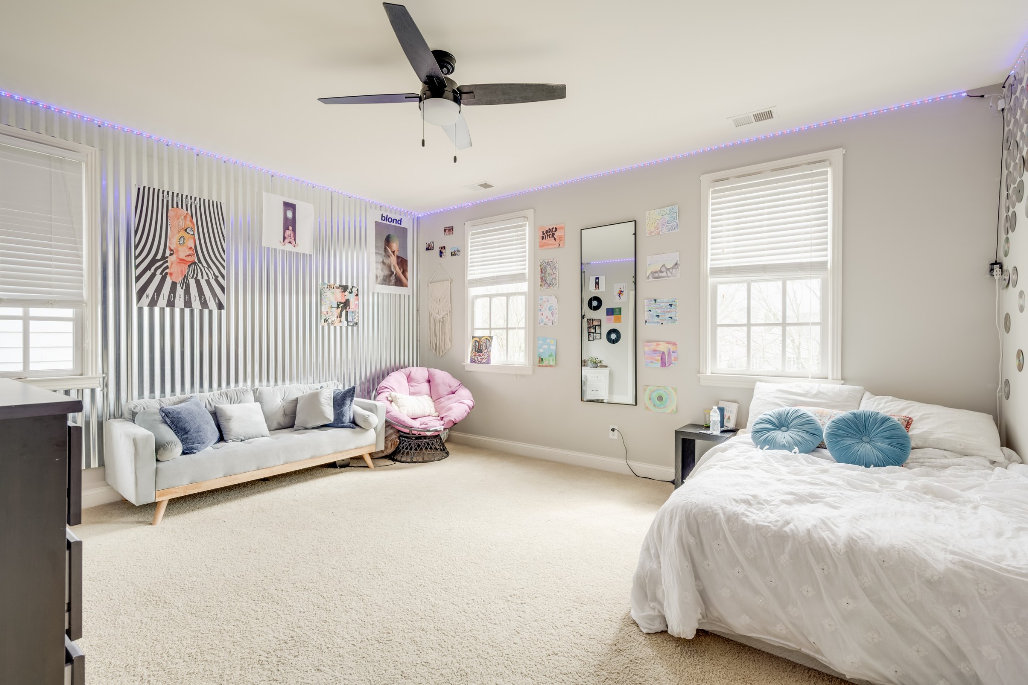 523 Ardmore Place Franklin, TN 37064 - Photo 20 of 24 a spacious bedroom with a bed and a couch