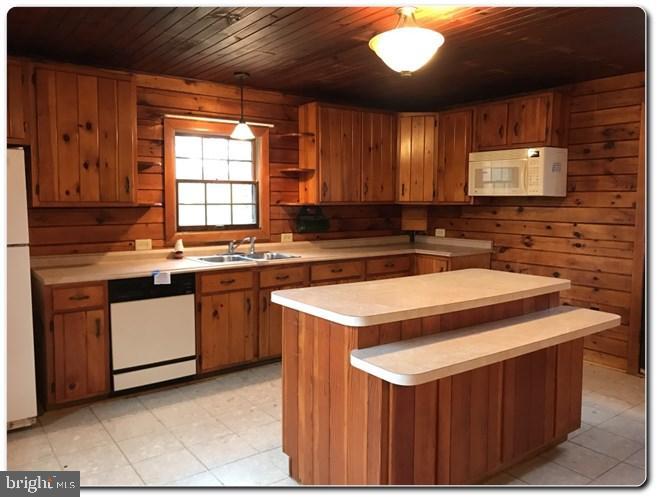 47 Leesburg Belleplain Road Leesburg, NJ 08327 - Photo 9 of 32 Kitchen