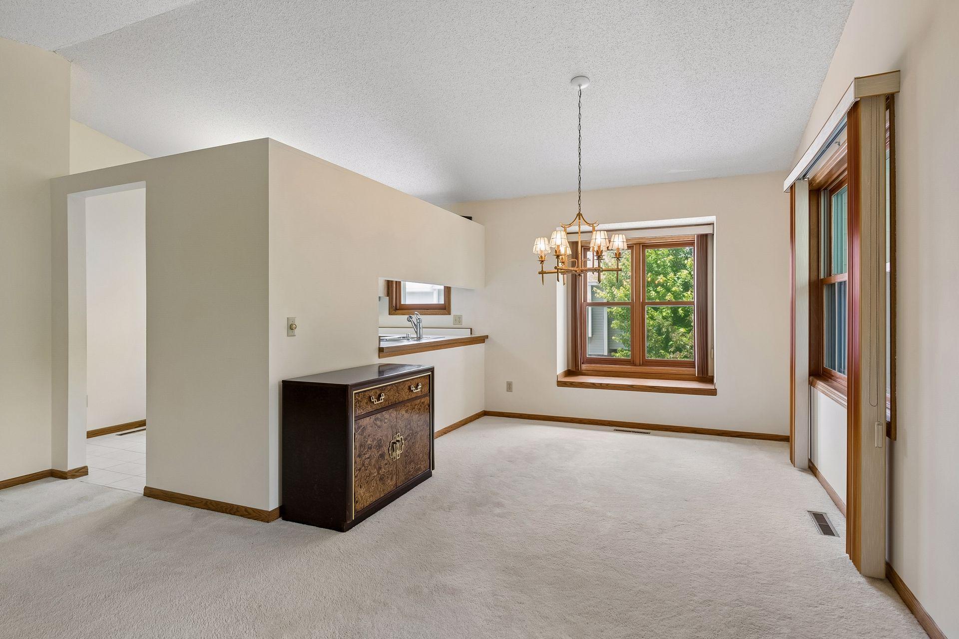 5317 Highpointe Terrace Bloomington, MN 55437 - Photo 4 of 25