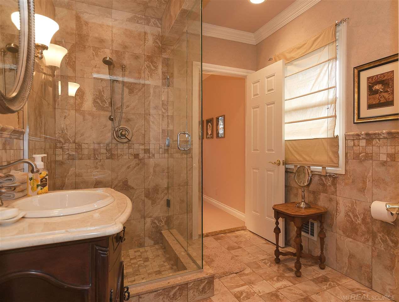 1010 North Renaud Road Grosse Pointe, MI 48236 - Photo 41 of 61 31344418-40.JPG