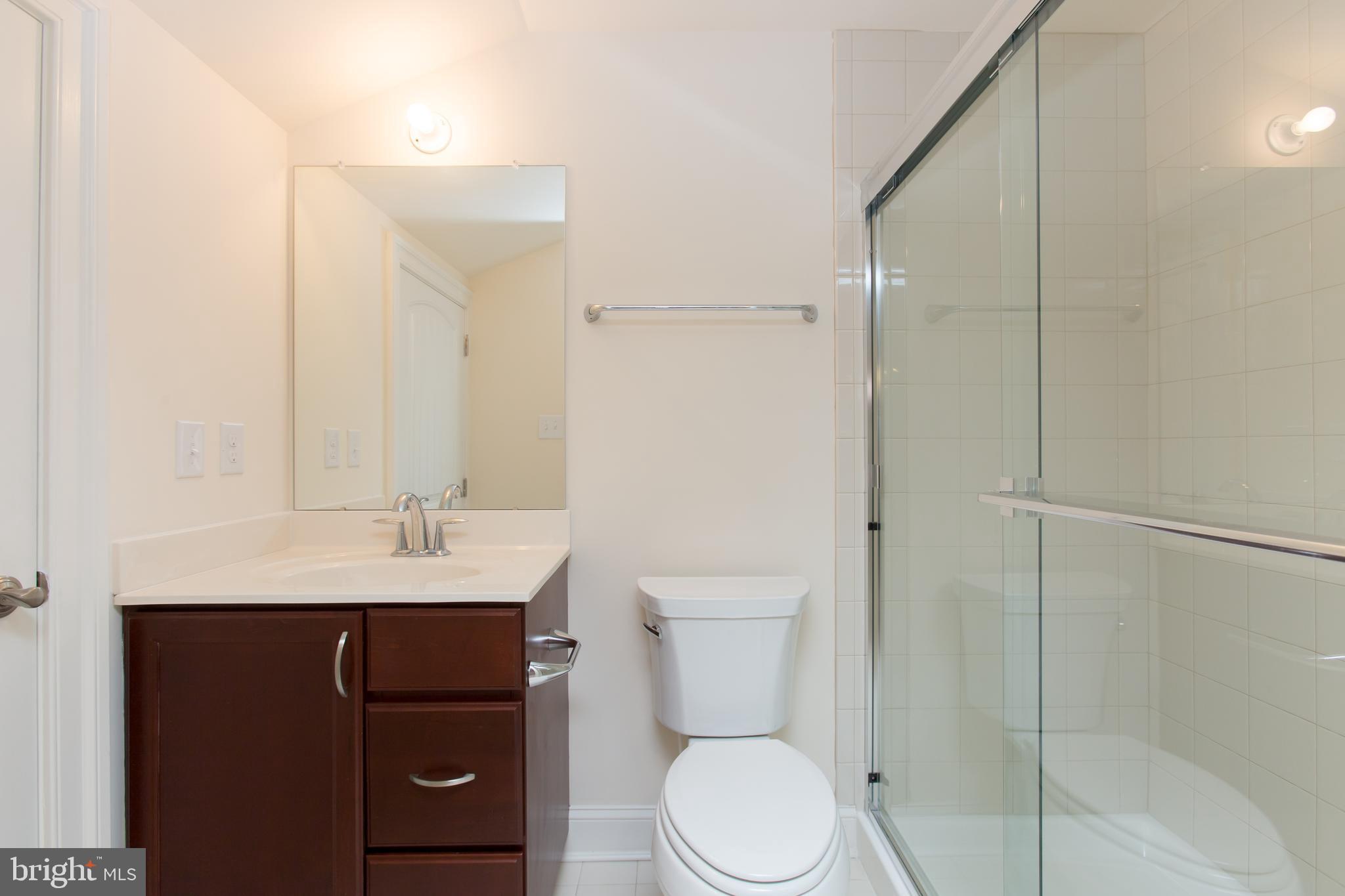 18 Parkview Cir. Wayne, PA 19087 - Photo 26 of 33 Full Bathroom on Upper level