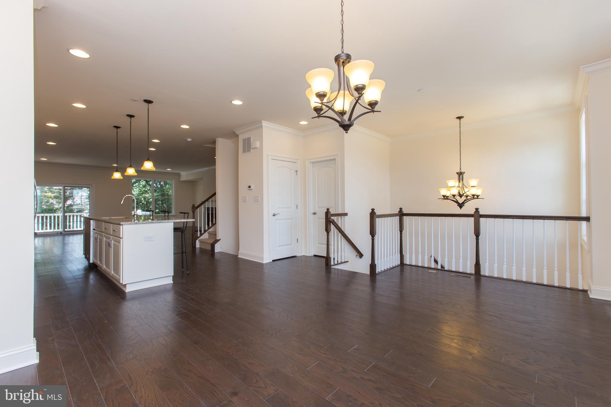 18 Parkview Cir. Wayne, PA 19087 - Photo 3 of 33 Dining Area looking into Kitchen and Great Room