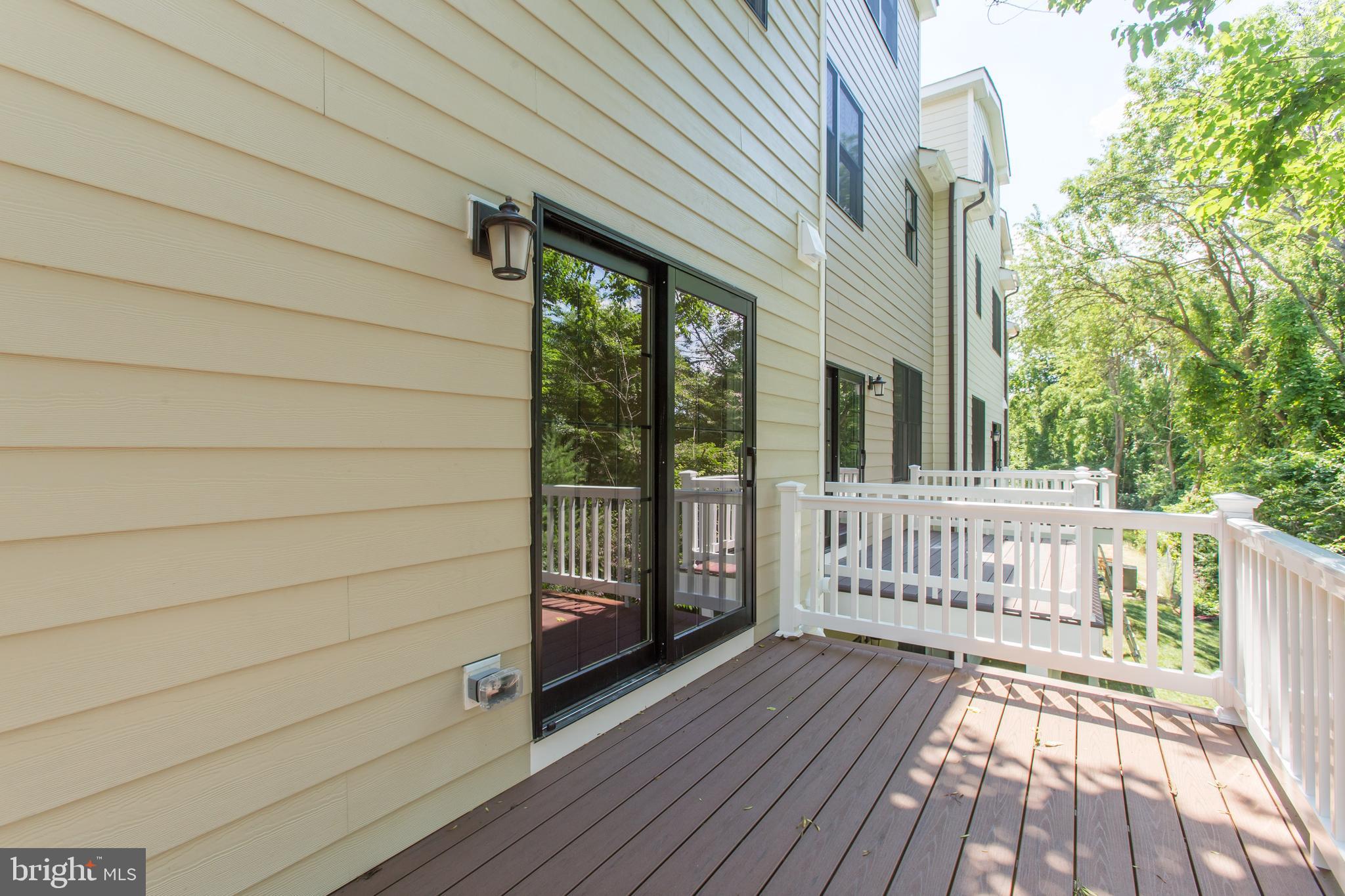 18 Parkview Cir. Wayne, PA 19087 - Photo 31 of 33 Main Level Rear Deck