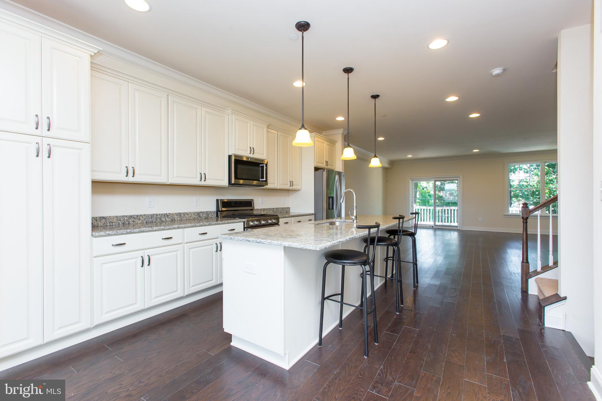 18 Parkview Cir. Wayne, PA 19087 - Photo 5 of 33 Stainless Appliances, Granite Countertops