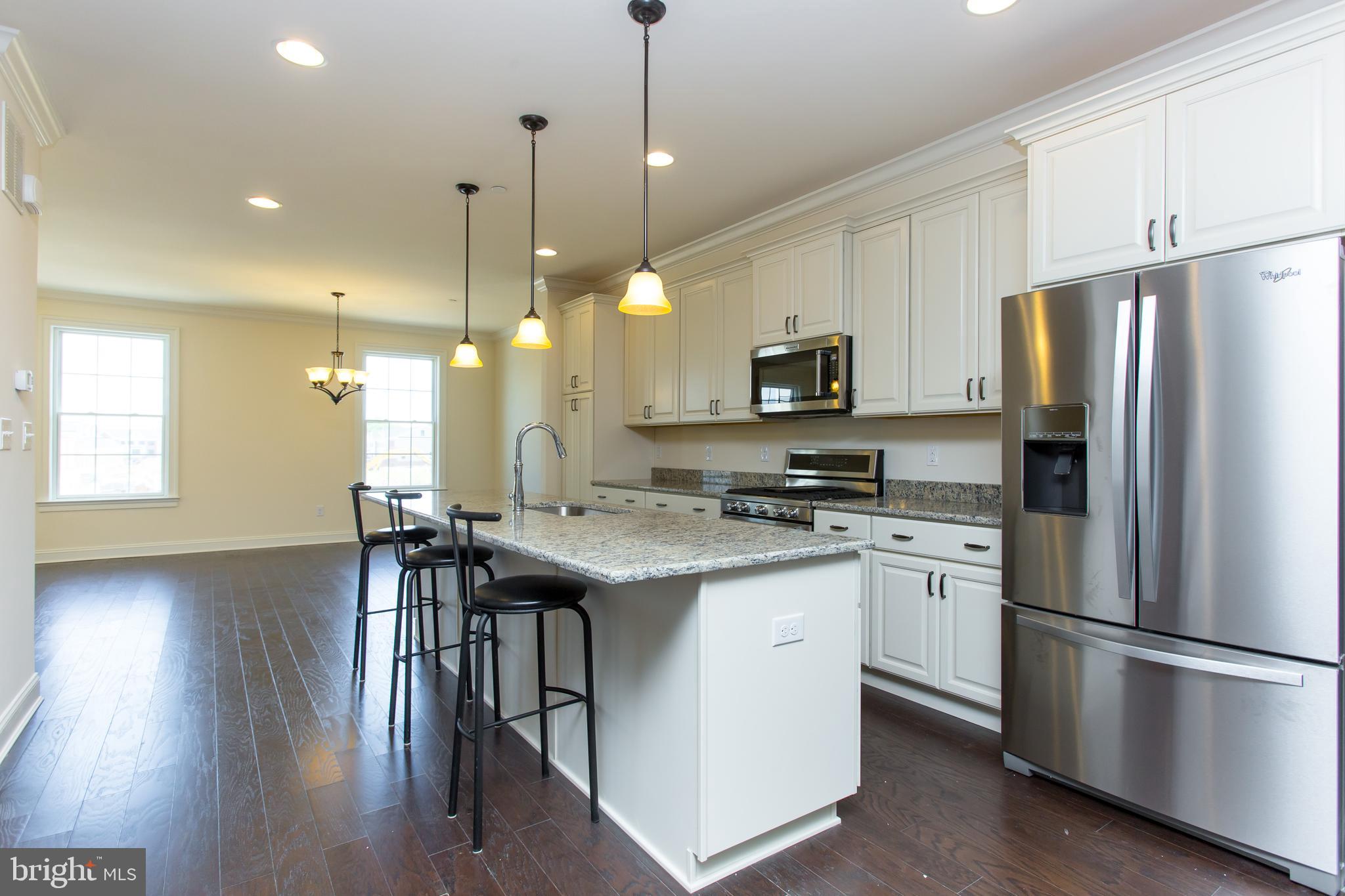 18 Parkview Cir. Wayne, PA 19087 - Photo 6 of 33 Oversized Island