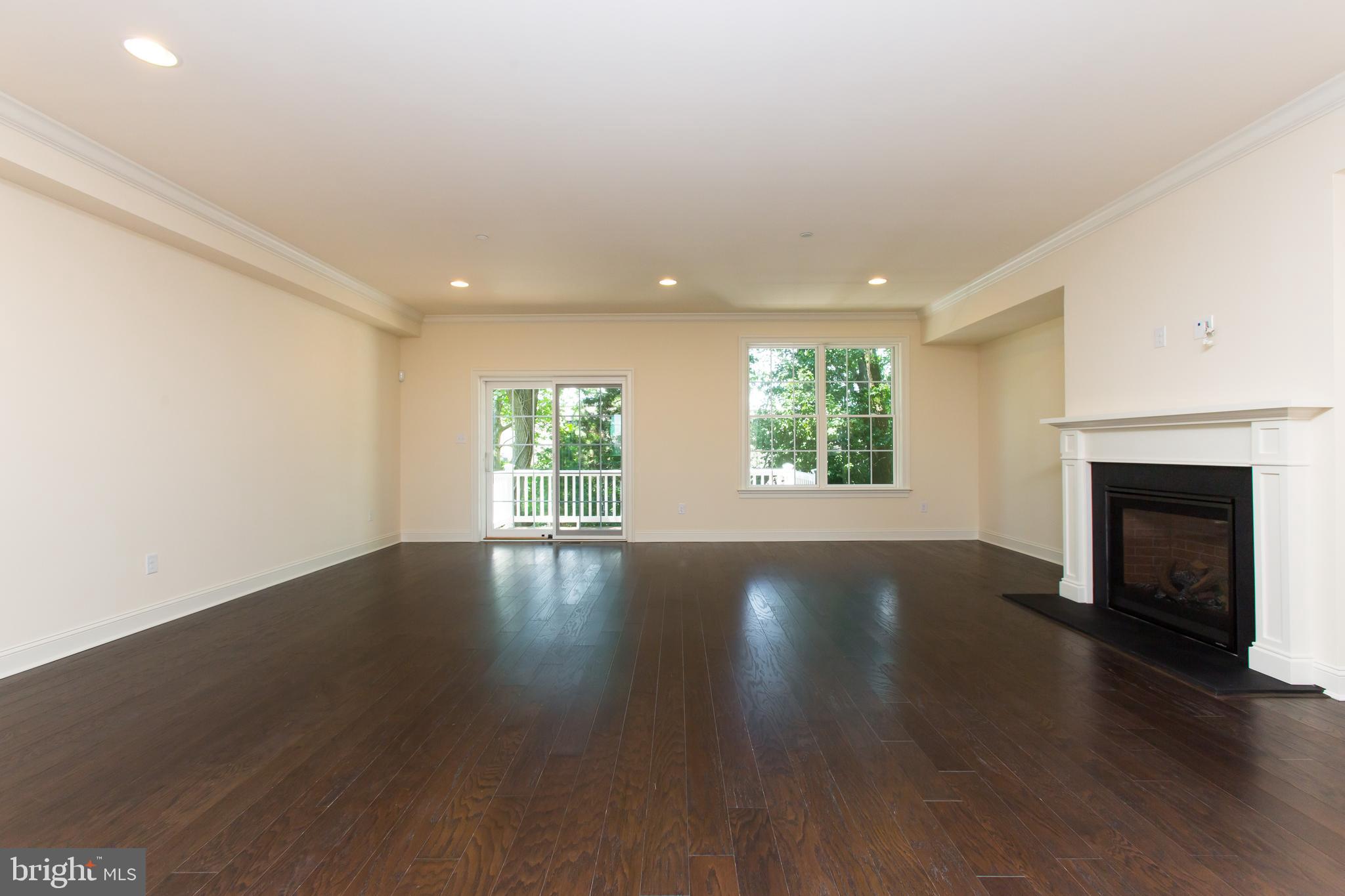 18 Parkview Cir. Wayne, PA 19087 - Photo 9 of 33 Sliding Door to Rear Deck