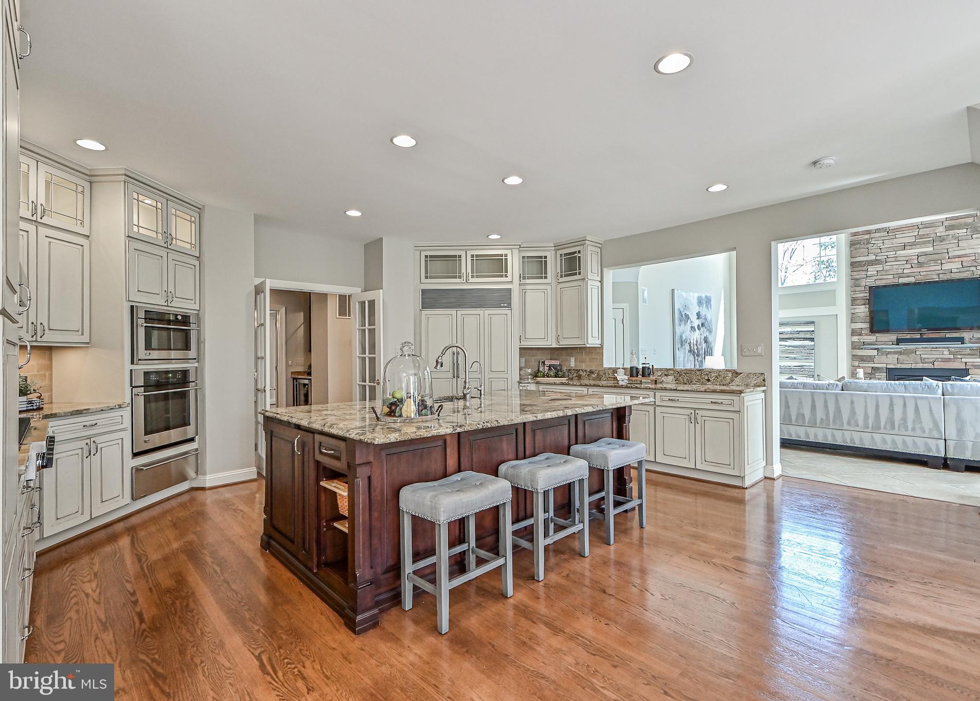 10303 Forest Maple Road Vienna, VA 22182 - Photo 16 of 55 Kitchen