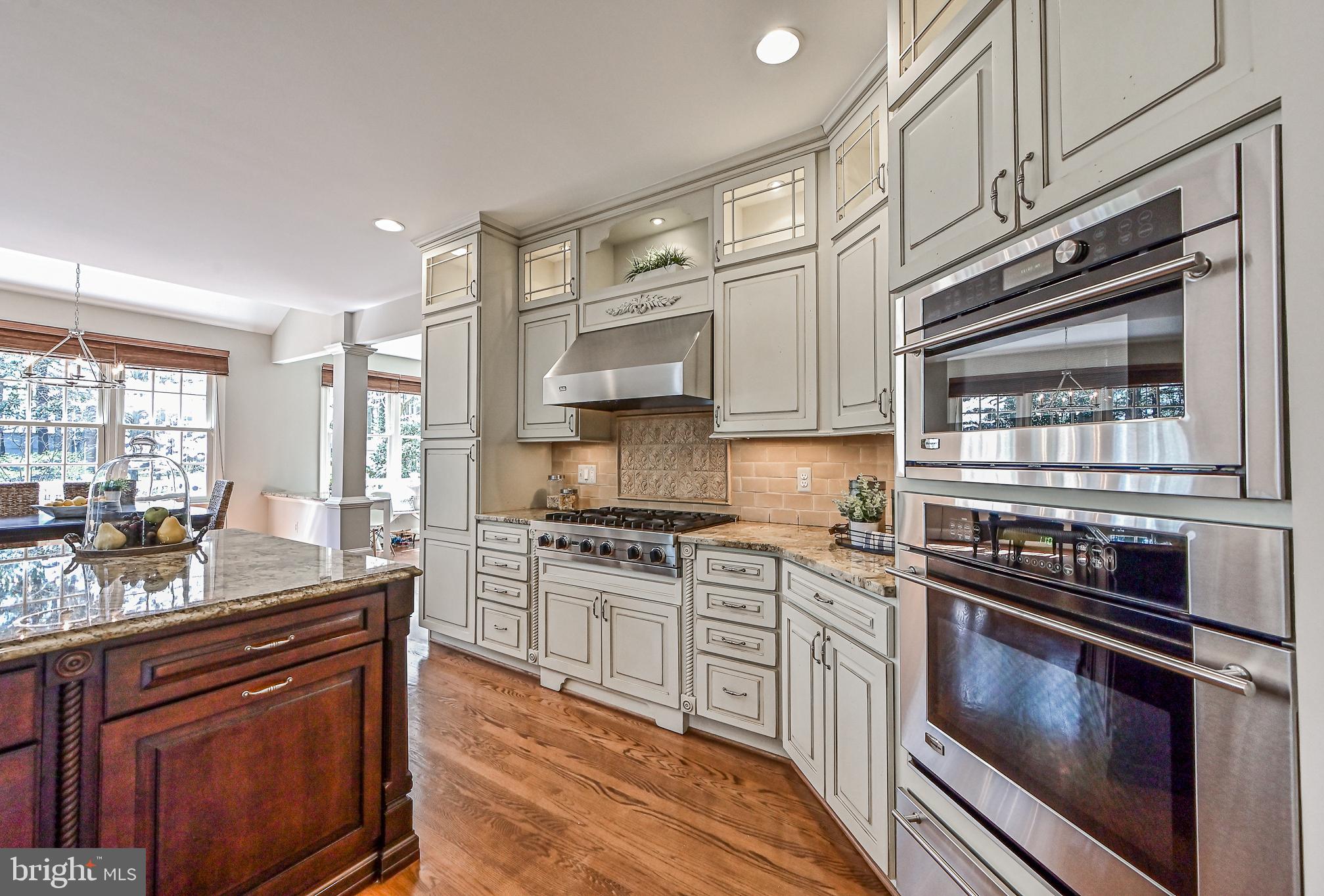 10303 Forest Maple Road Vienna, VA 22182 - Photo 17 of 55 Kitchen