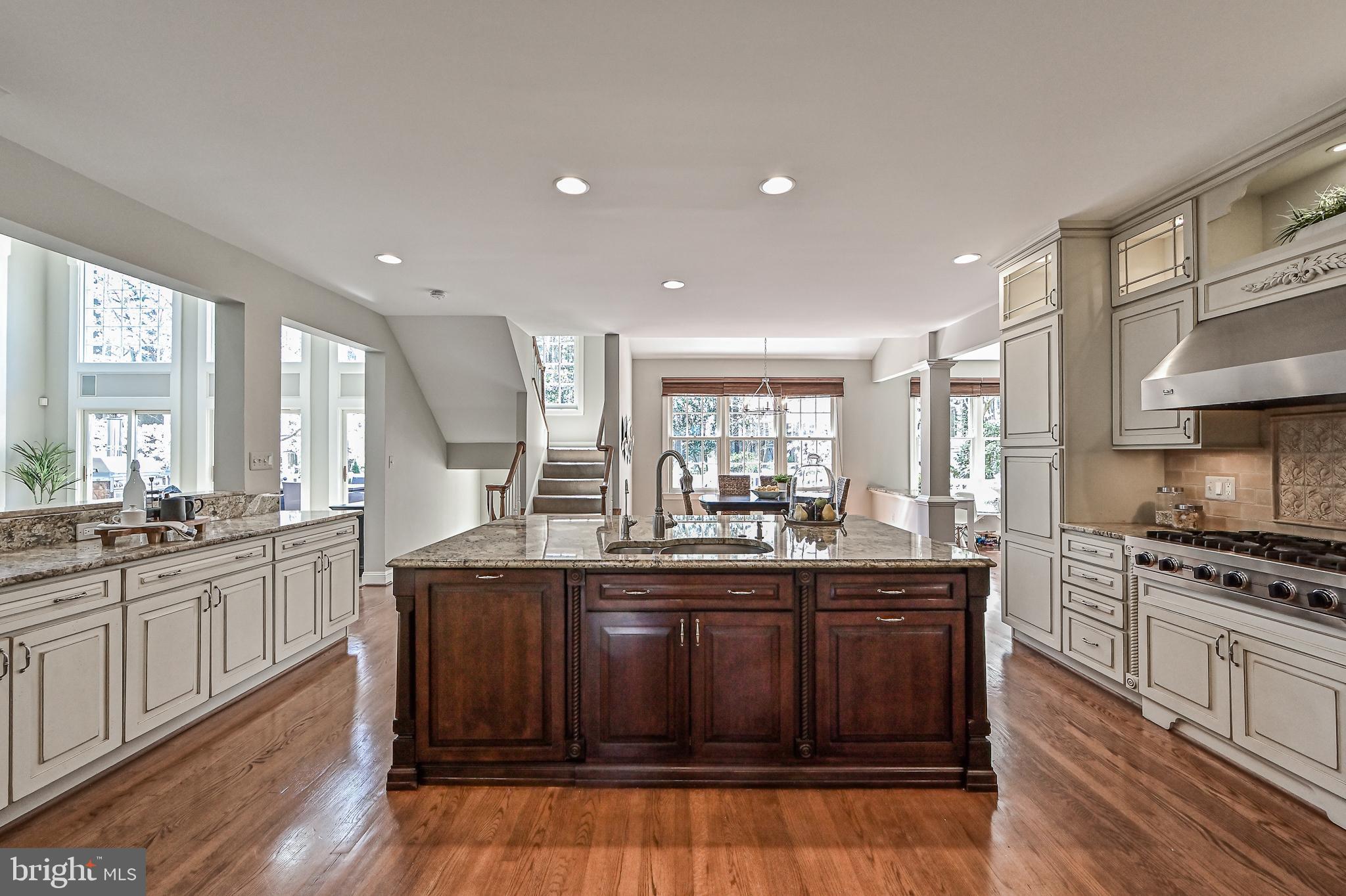 10303 Forest Maple Road Vienna, VA 22182 - Photo 18 of 55 Kitchen