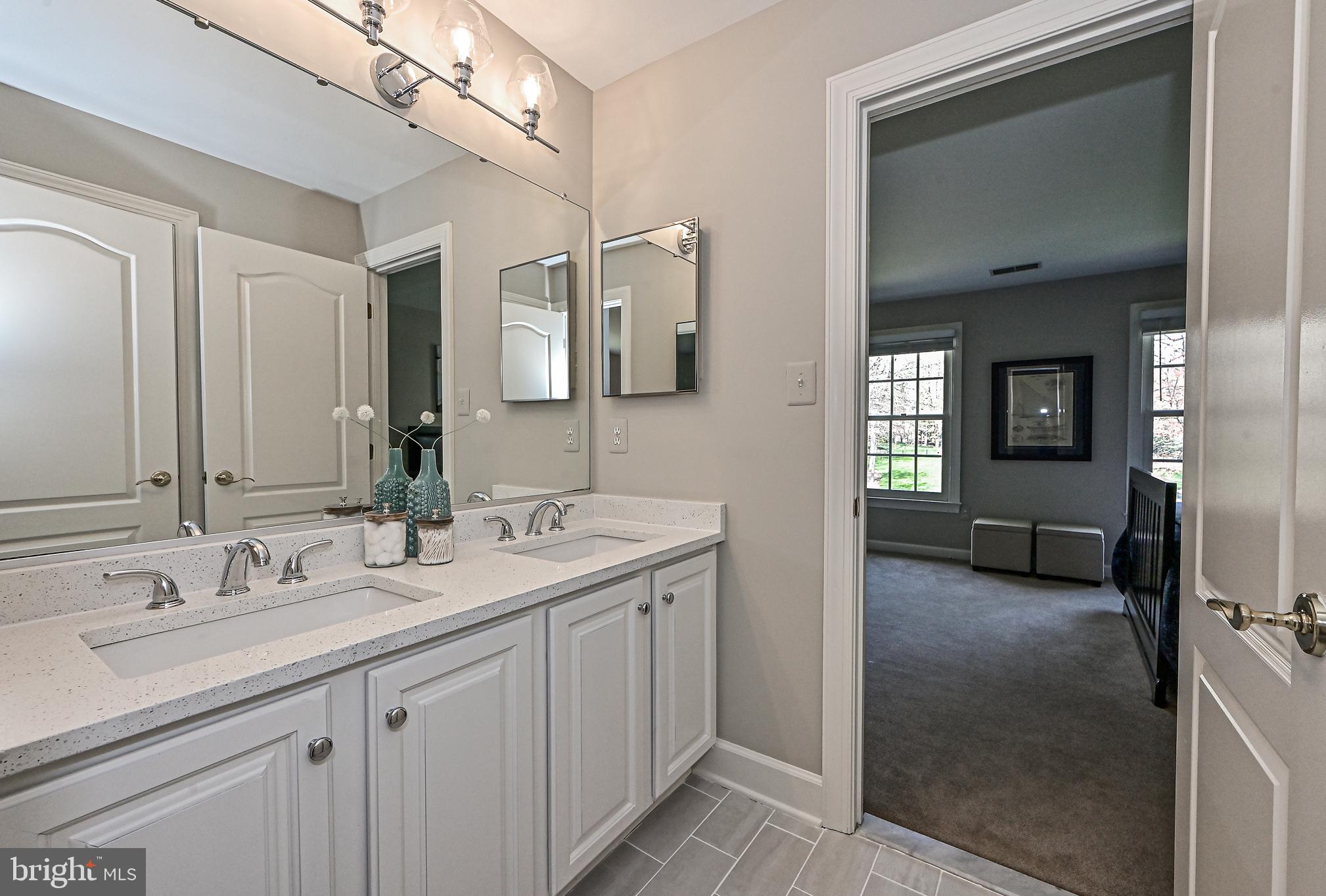 10303 Forest Maple Road Vienna, VA 22182 - Photo 33 of 55 Jack & Jill Bath