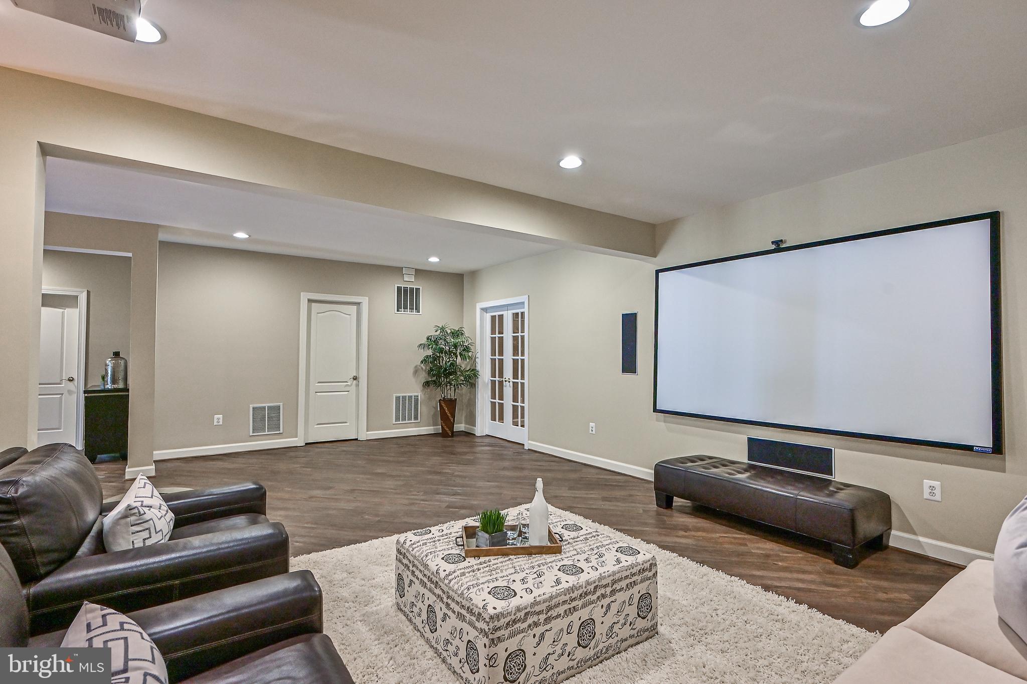 10303 Forest Maple Road Vienna, VA 22182 - Photo 41 of 55 Media Area