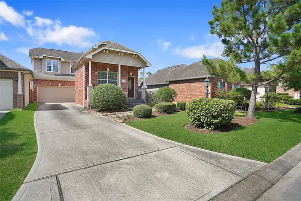 $2,600 | 111 Zephyr Bend Place, The Woodlands, TX 77381