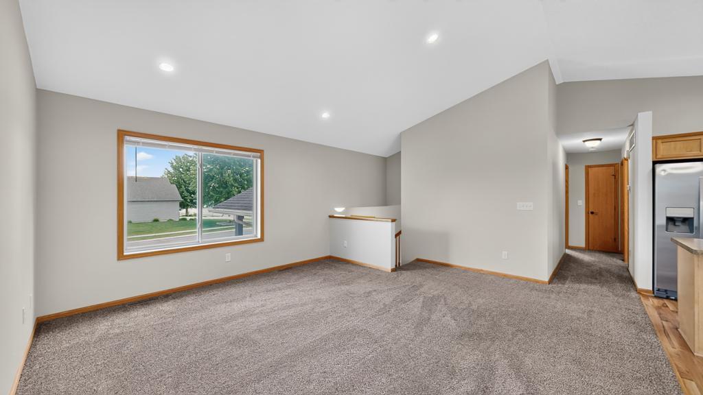 3909 46 Avenue Northwest Rochester, MN 55901 - Photo 10 of 36