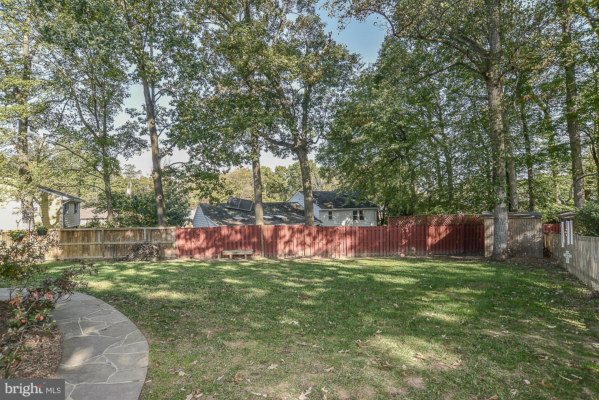 8140 Drayton Lane Springfield, VA 22151 - Photo 26 of 30 a view of yard