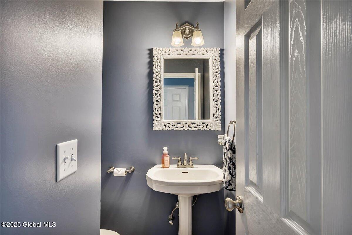 13 Willowbrook Terrace Halfmoon, NY 12065 - Photo 14 of 39 22-P1396837