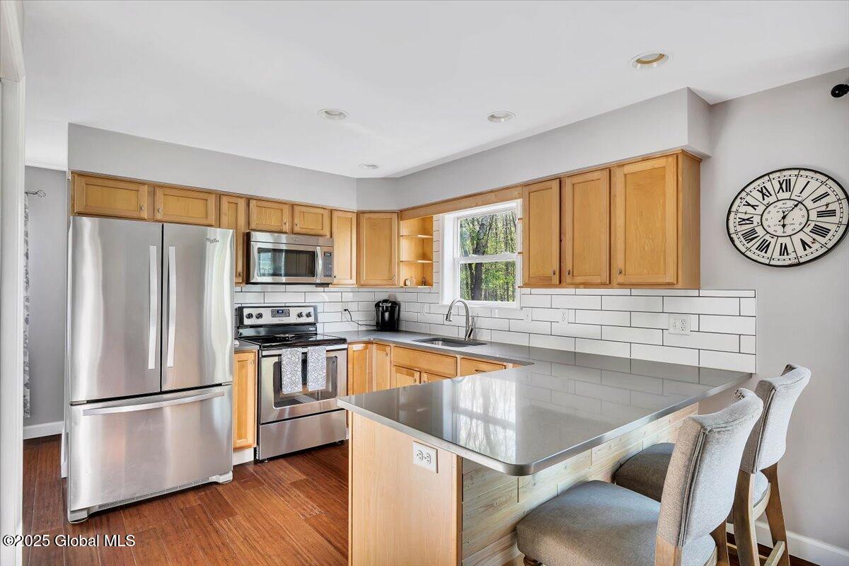 13 Willowbrook Terrace Halfmoon, NY 12065 - Photo 7 of 39 17-P1396807