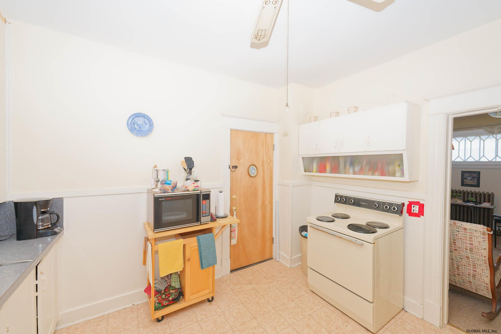 705 Bedford Road Schenectady, NY 12308 - Photo 6 of 44 Photo 6
