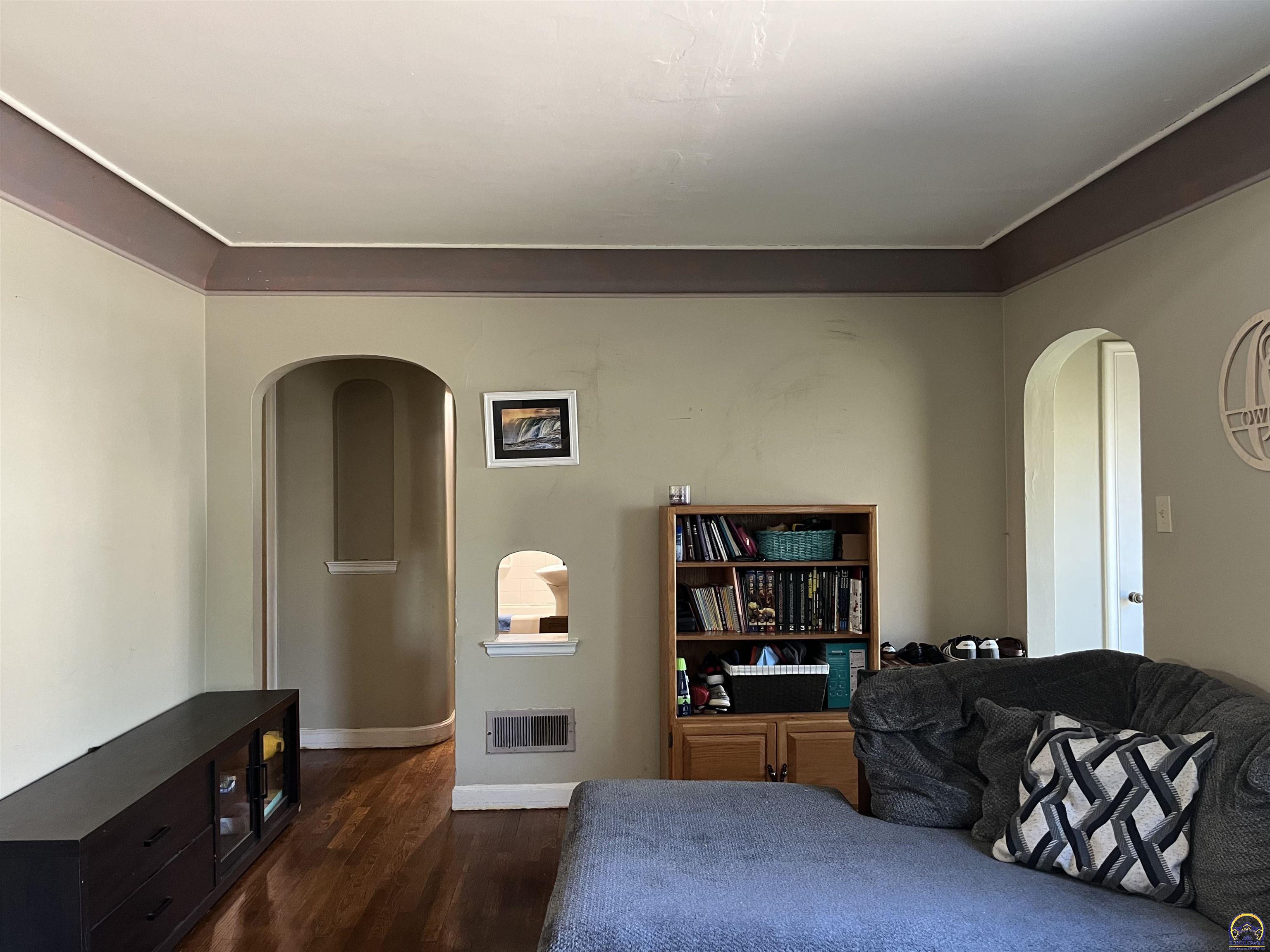 624 Southwest Grandview Avenue Topeka, KS 66606 - Photo 12 of 36