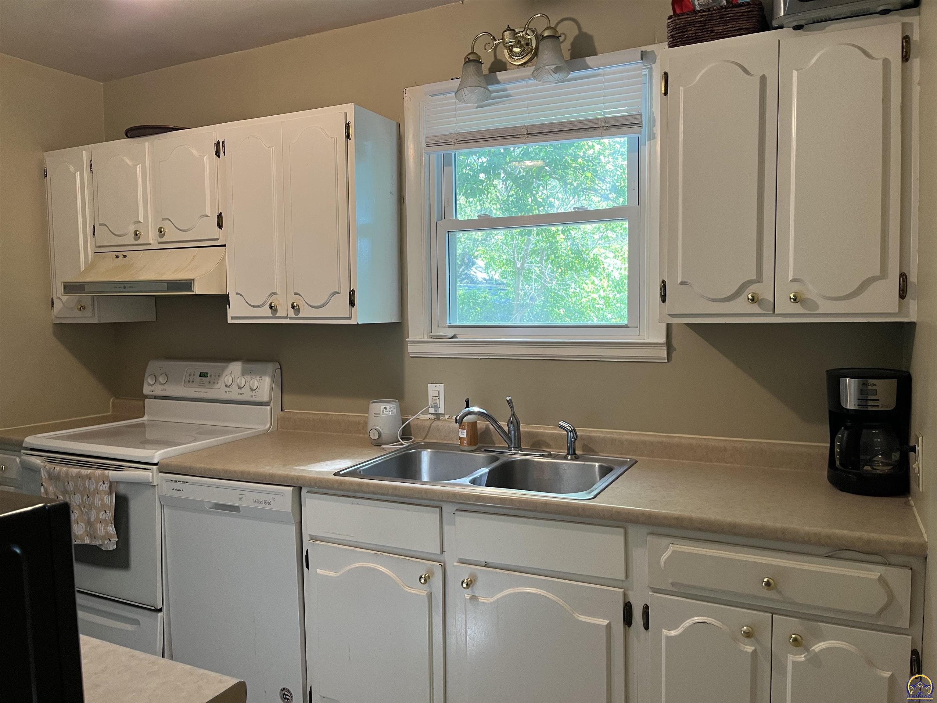 624 Southwest Grandview Avenue Topeka, KS 66606 - Photo 20 of 36