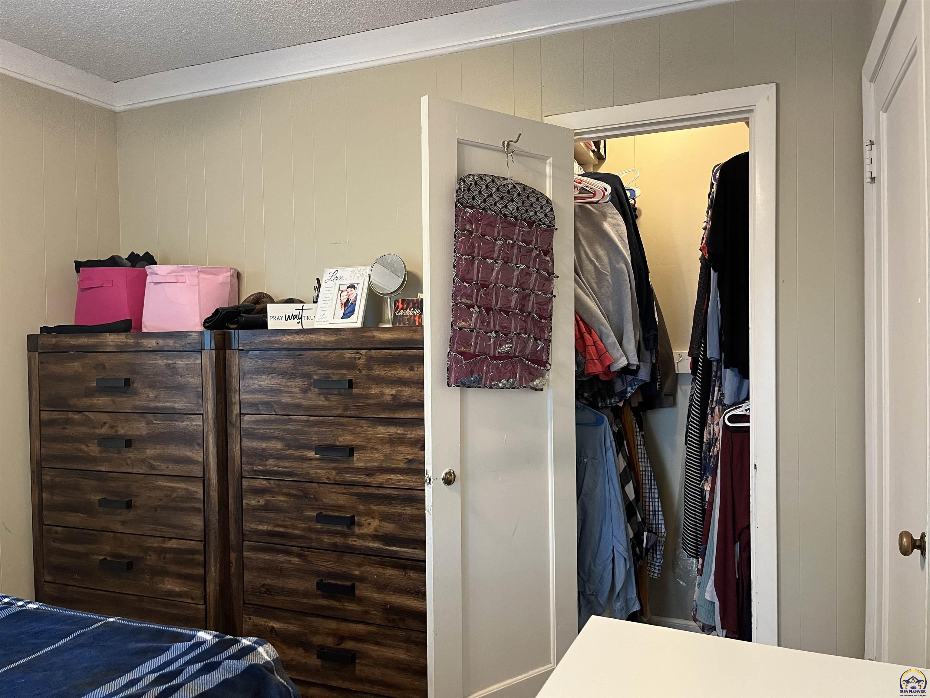 624 Southwest Grandview Avenue Topeka, KS 66606 - Photo 22 of 36