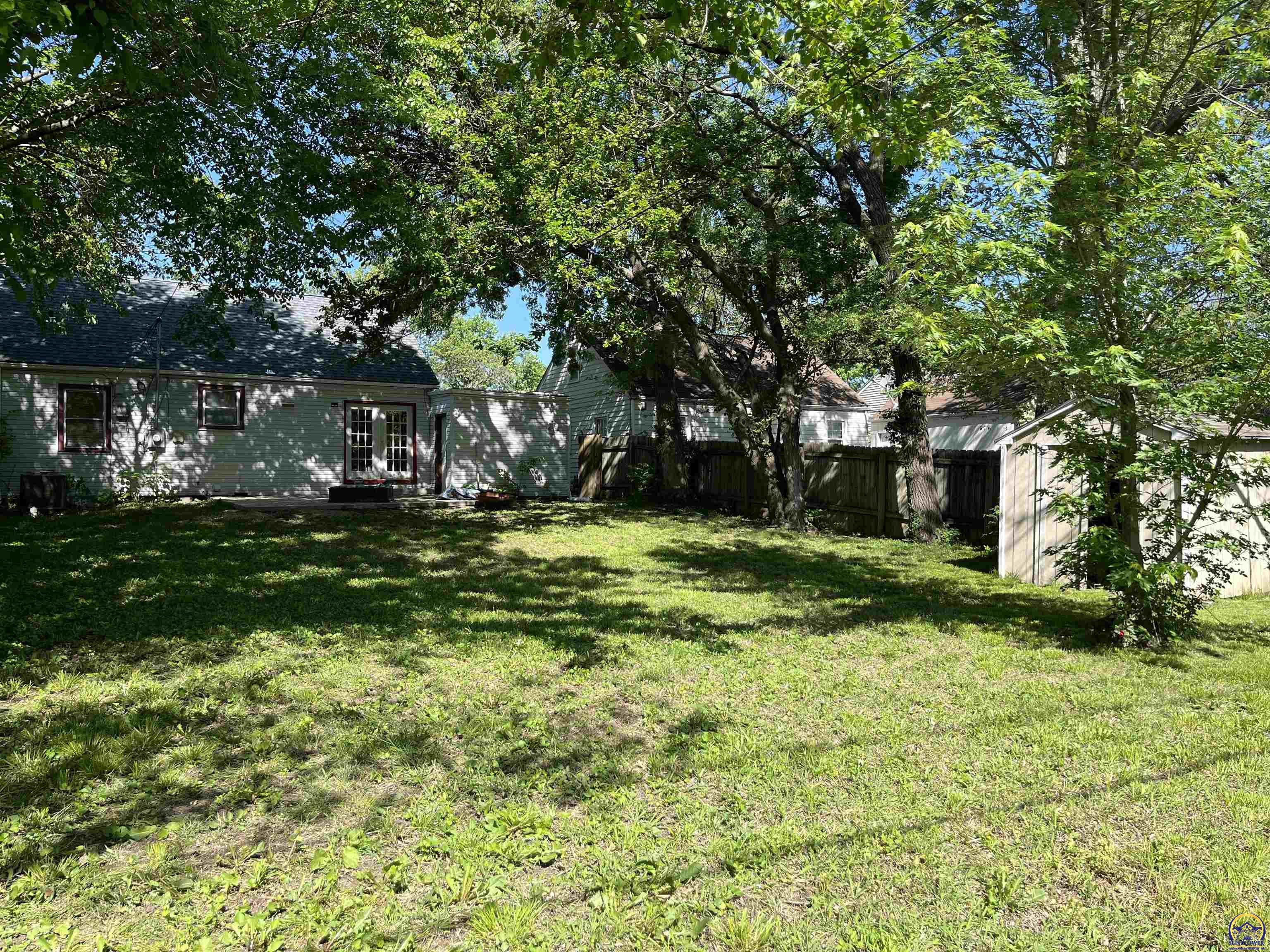 624 Southwest Grandview Avenue Topeka, KS 66606 - Photo 7 of 36