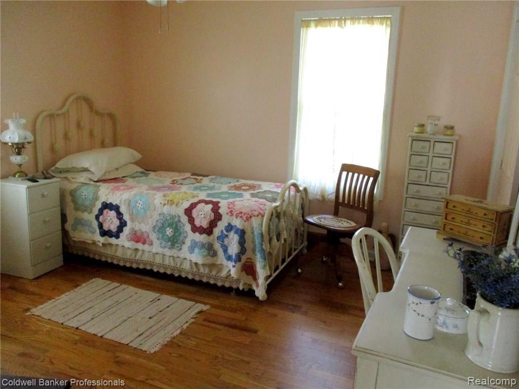 6697 South Durand Road Durand, MI 48429 - Photo 19 of 47 19 BEDROOM 2.JPG