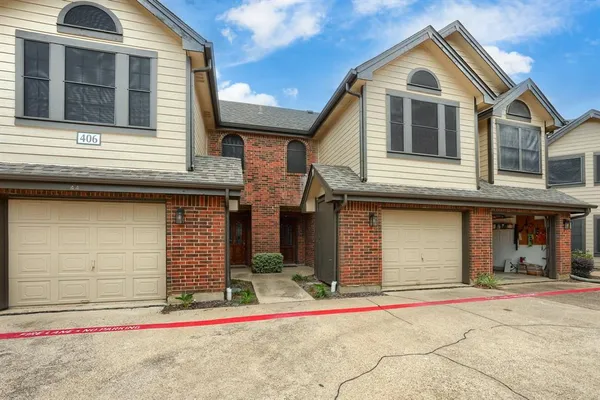 $279,000 | 406 Santa Fe Trail, Unit 45, Irving, TX 75063