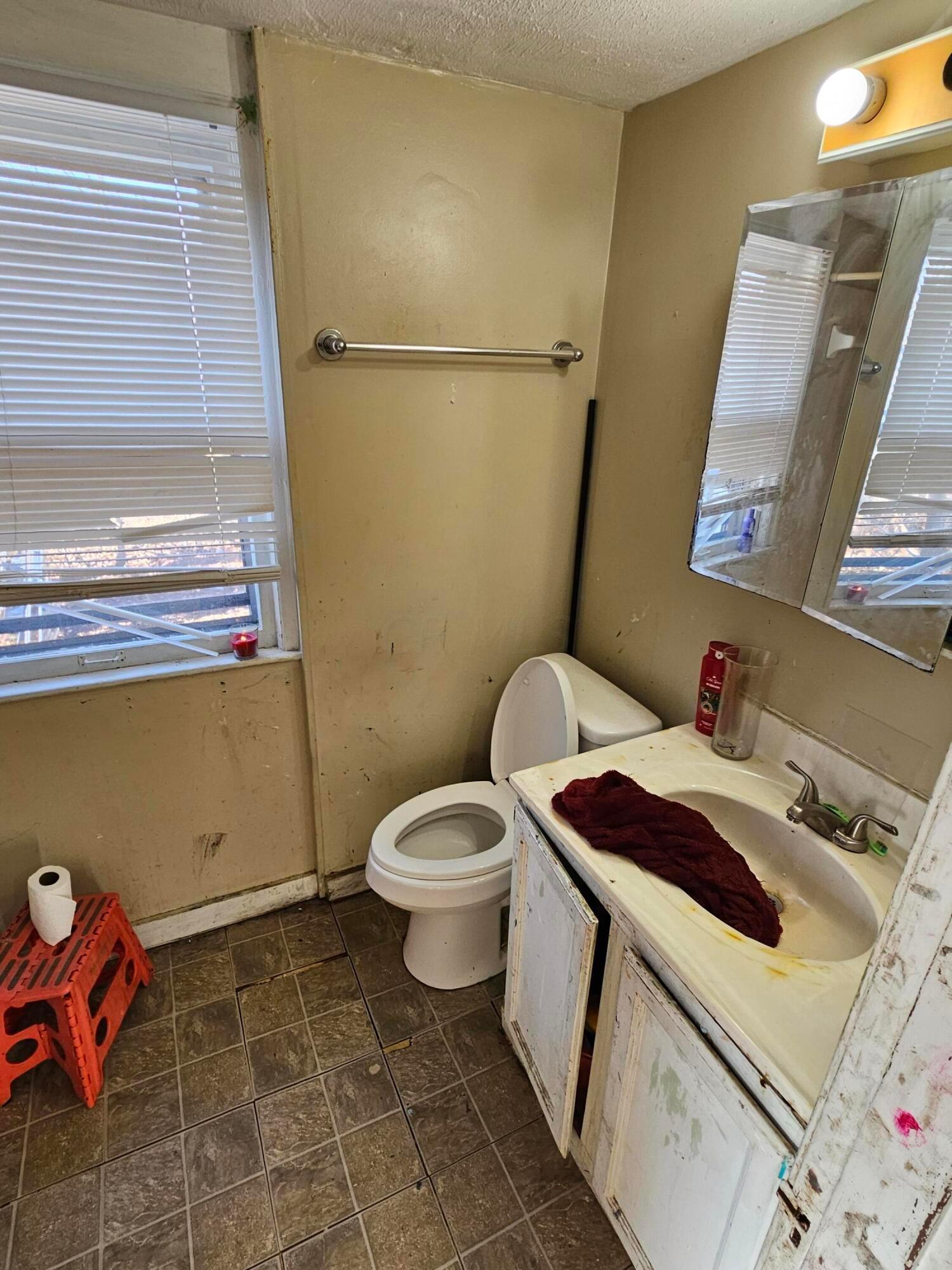 2453 Delbert Road Columbus, OH 43211 - Photo 11 of 30 20231214_131929