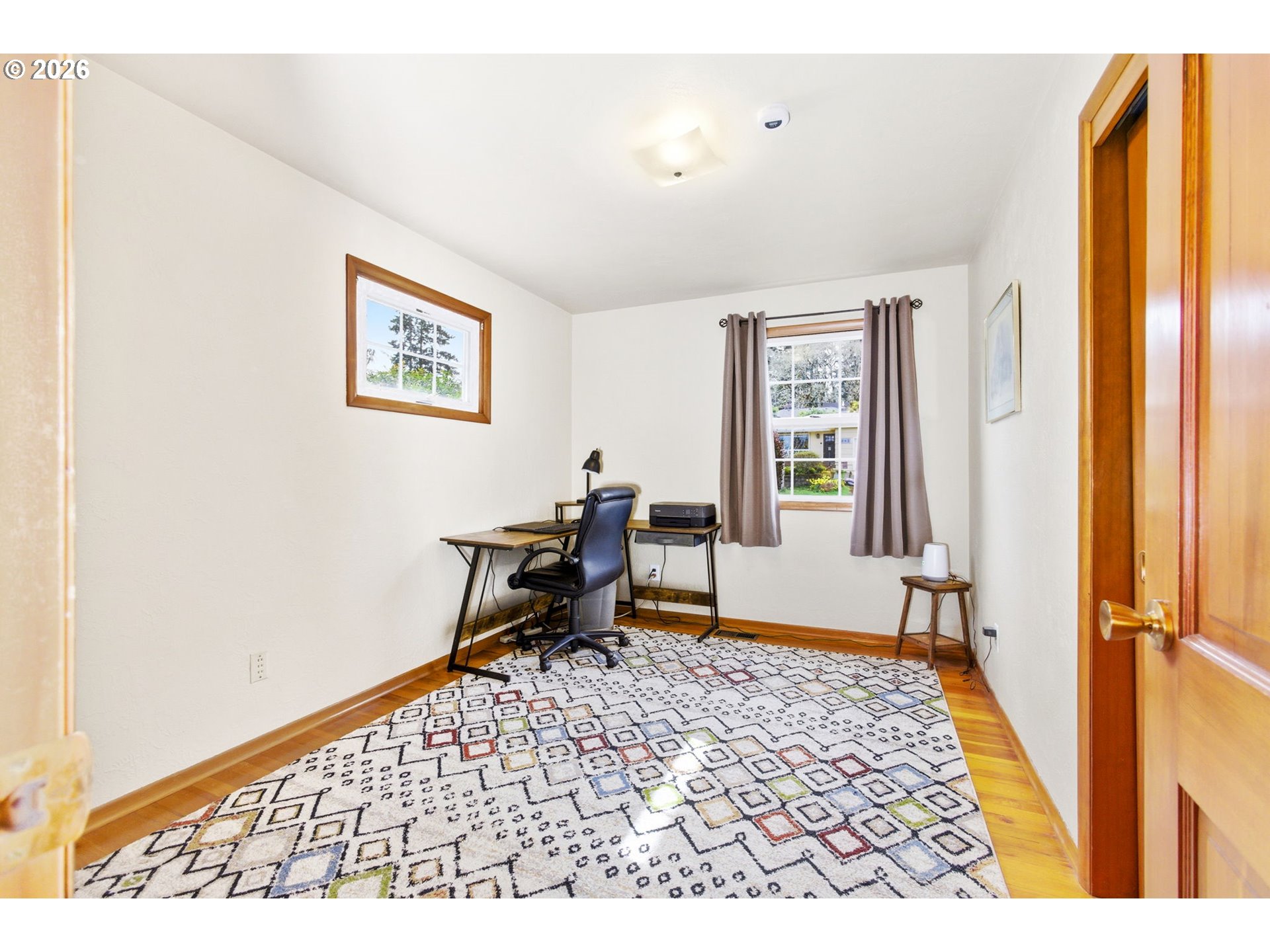 4064 Barrett Street South Salem, OR 97302 - Photo 22 of 48 a room with furniture and a window