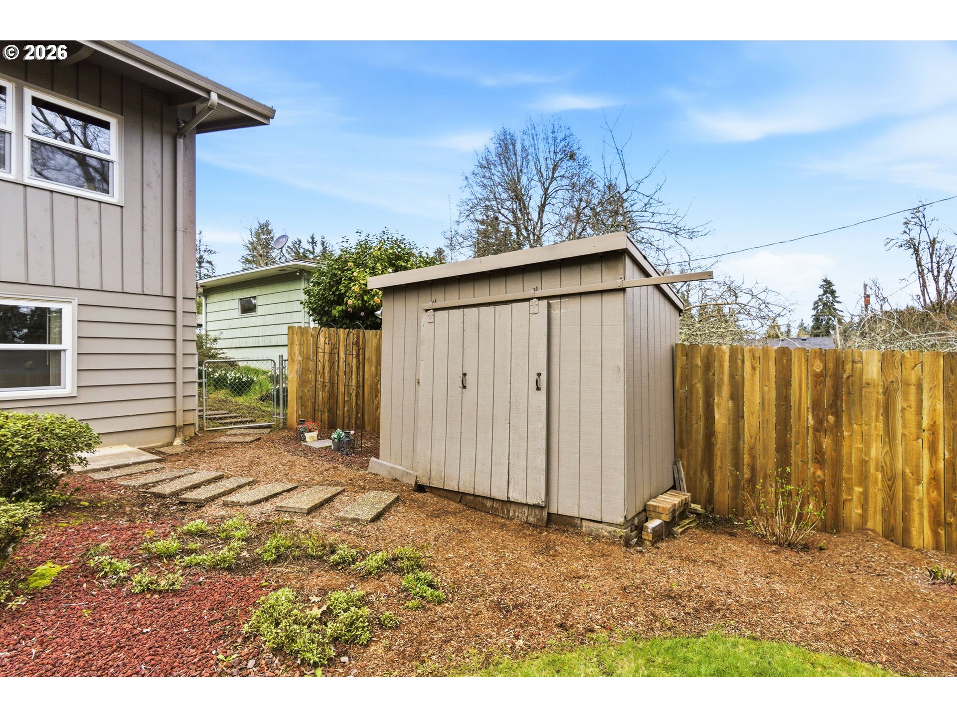 4064 Barrett Street South Salem, OR 97302 - Photo 43 of 48 a backyard of a house