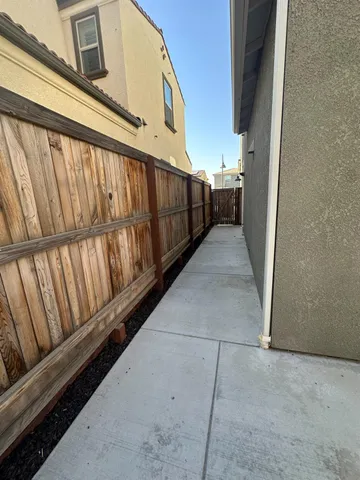 $2,350 | 4249 Hillside Road, Madera, CA 93636