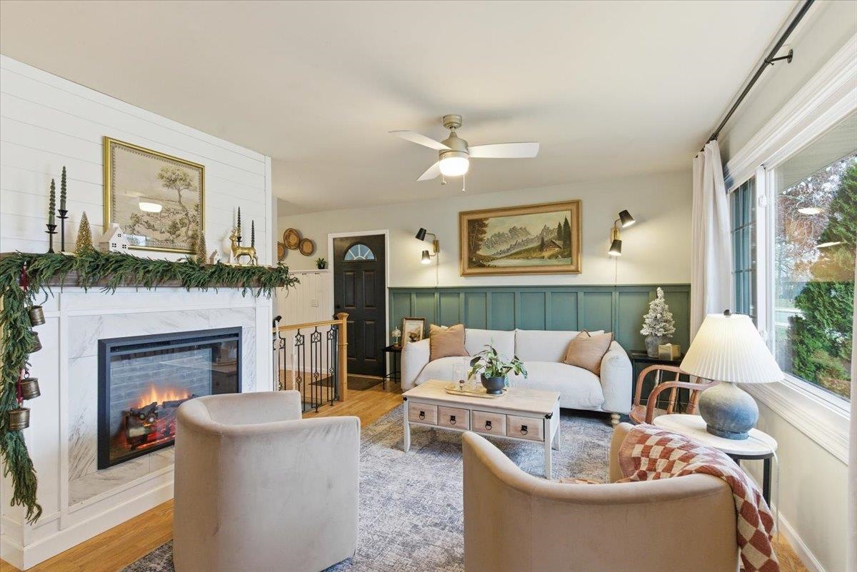 127 Thomson Lane Oregon, WI 53575 - Photo 2 of 41