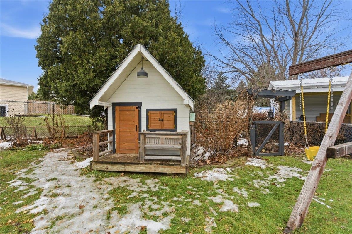 127 Thomson Lane Oregon, WI 53575 - Photo 38 of 41