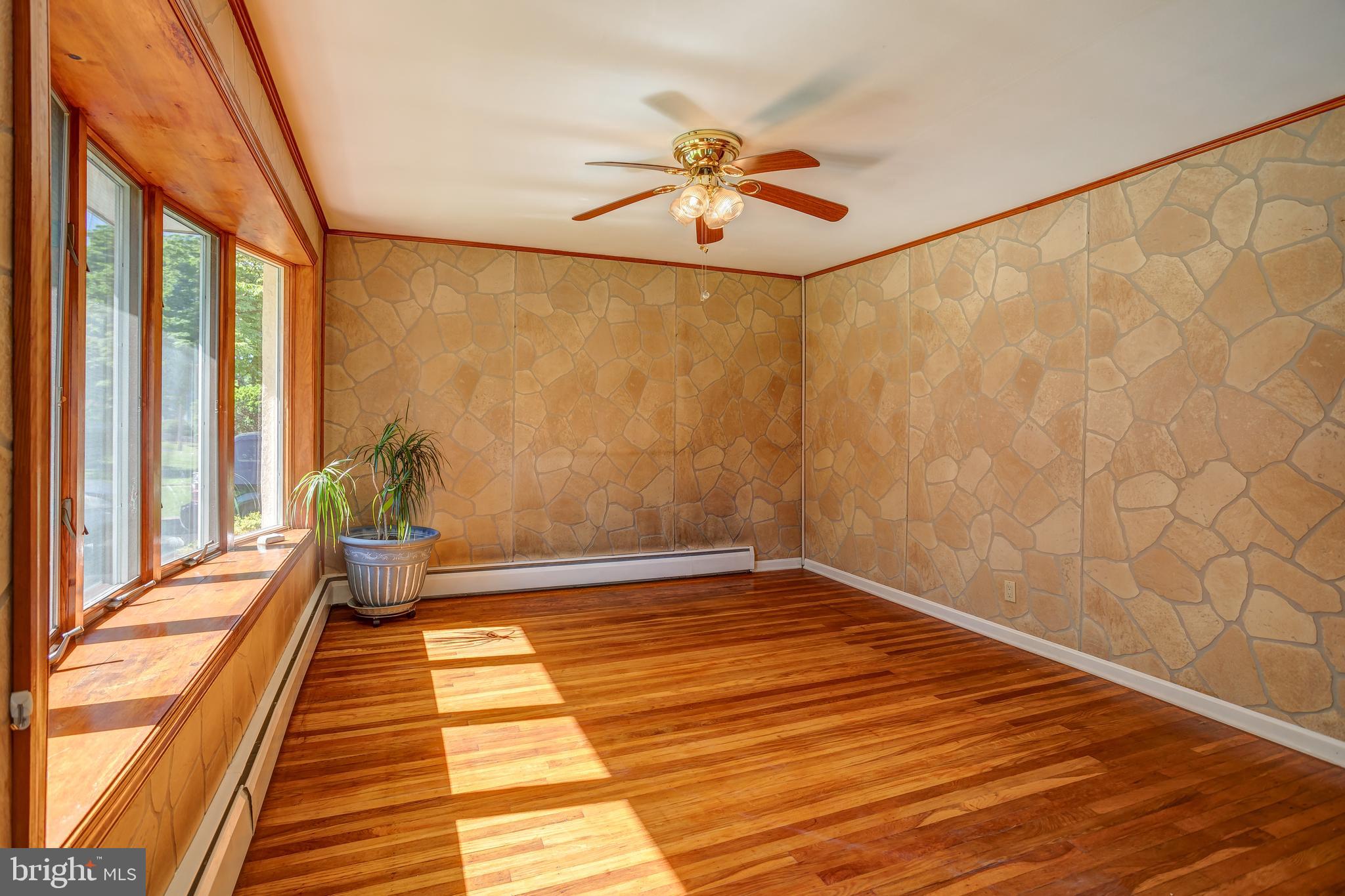 1363 Valley Road Woodlyn, PA 19094 - Photo 9 of 38 Gallery Image 9
